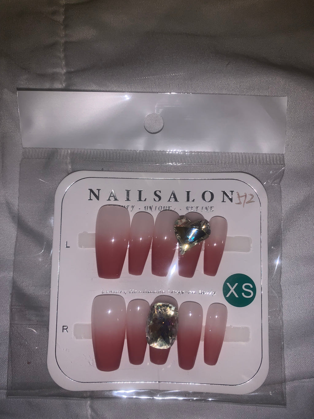 Press on nails